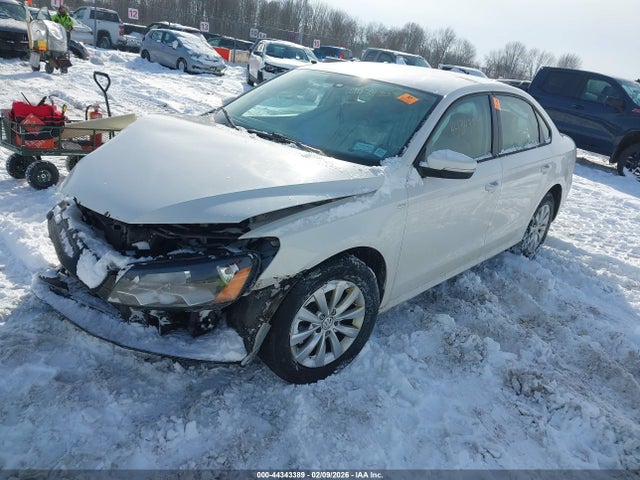 2014 VOLKSWAGEN PASSAT 1VWAT7A30EC111518 Photo 1