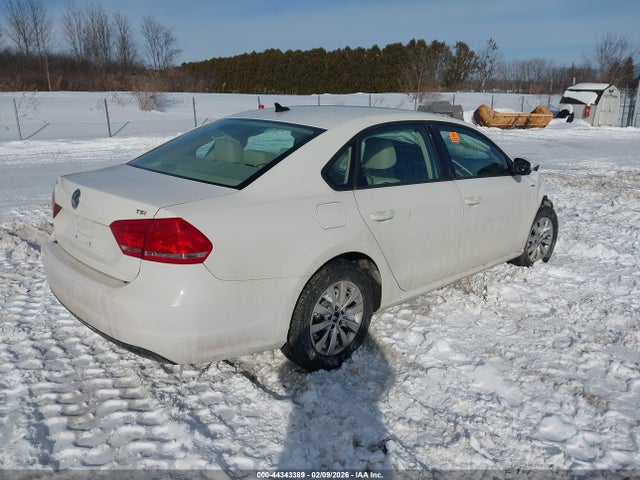 2014 VOLKSWAGEN PASSAT 1VWAT7A30EC111518 Photo 3