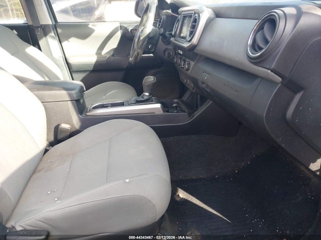 3TMCZ5AN8KM268076 Toyota Tacoma Sr5 V6