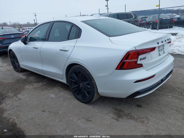 2023 VOLVO S60 7JRL12TT0PG238249 Photo 2