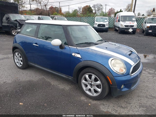 2009 MINI COOPER S WMWMF73589TT94677 Photo 0
