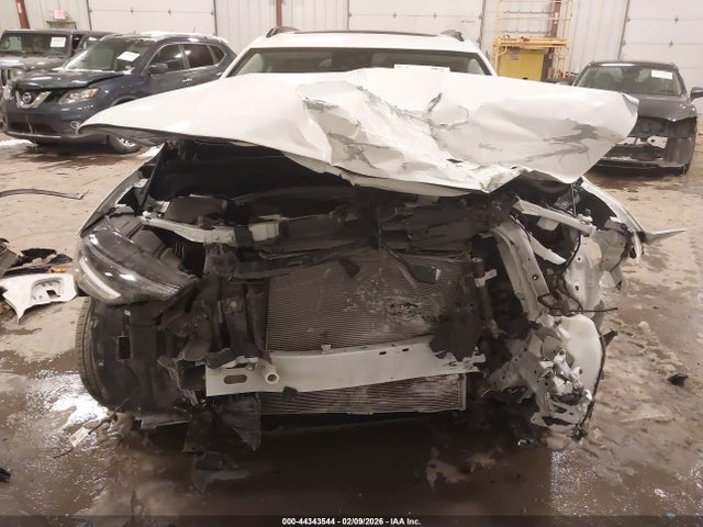 44343544 :رقم المزاد ، LRBFZNR47ND163715 vin ، 2022 Buick Envision Fwd Essence مزاد بيع