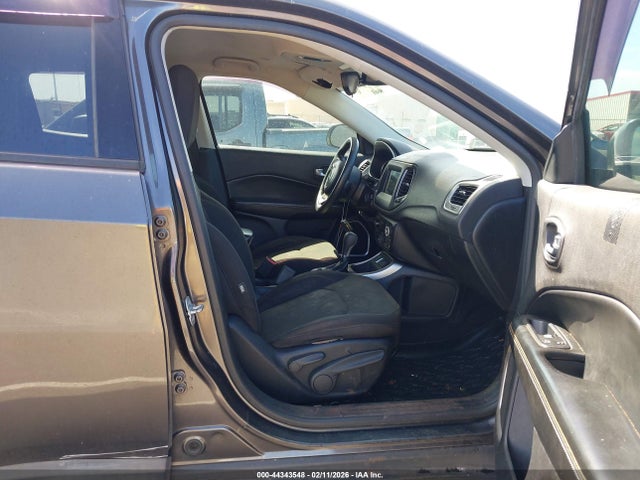 3C4NJCABXJT125550 Jeep Compass Sport Fwd