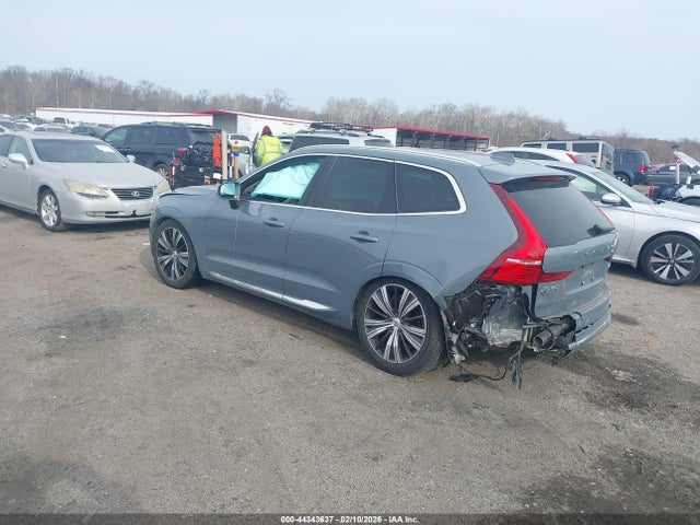 2022 VOLVO XC60 YV4L12RL7N1020862 Photo 2
