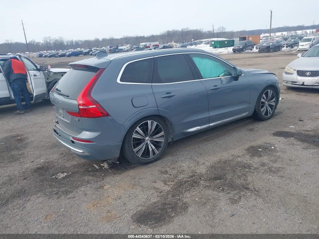 2022 VOLVO XC60 YV4L12RL7N1020862 Photo 3