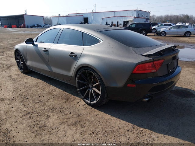 2014 AUDI A7 WAUWGAFC1EN073916 Photo 2