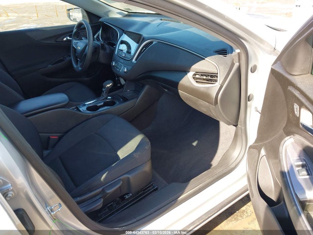 1G1ZC5ST6NF142451 Chevrolet Malibu Fwd 1fl