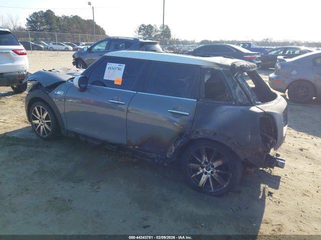 2018 MINI HARDTOP WMWXU3C56J2F51714 Photo 2