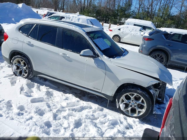 2015 BMW X1 WBAVL1C56FVY34938