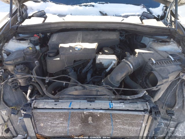2015 BMW X1 WBAVL1C56FVY34938 Photo 9