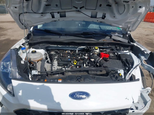 1FMCU9G69NUB08676 Ford ESCAPE SE