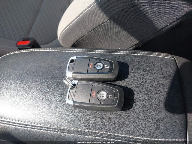1FMCU9G69NUB08676 Ford ESCAPE SE
