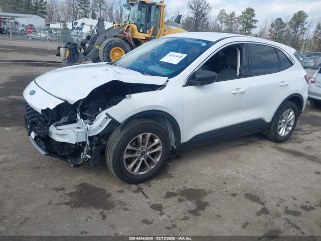 1FMCU9G69NUB08676 Ford ESCAPE SE