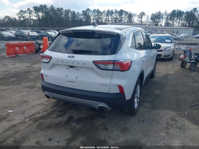 1FMCU9G69NUB08676 Ford ESCAPE SE