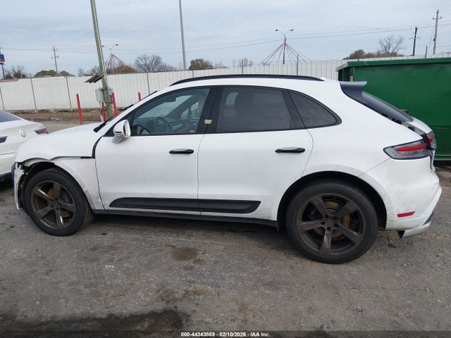Porsche Macan T 2023 WP1AA2A54PLB06191 Image 14