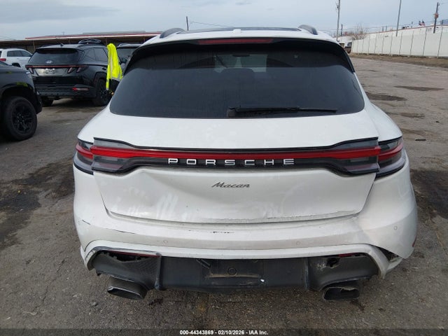 Porsche Macan T 2023 WP1AA2A54PLB06191 Image 16
