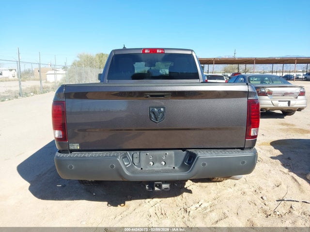 1C6RR6GG7NS148328 RAM 1500 Classic Warlock 4x2 6&#039;4 Box