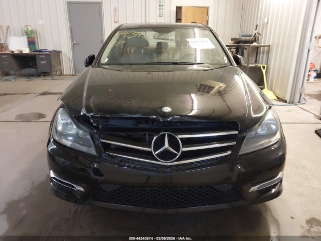 44343874 :رقم المزاد ، WDDGF8AB9EG176660 vin ، 2014 Mercedes-benz C 300 Sport 4matic مزاد بيع