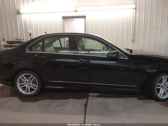 44343874 :رقم المزاد ، WDDGF8AB9EG176660 vin ، 2014 Mercedes-benz C 300 Sport 4matic مزاد بيع