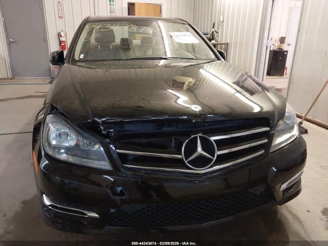 44343874 :رقم المزاد ، WDDGF8AB9EG176660 vin ، 2014 Mercedes-benz C 300 Sport 4matic مزاد بيع