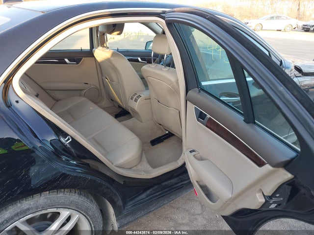 44343874 :رقم المزاد ، WDDGF8AB9EG176660 vin ، 2014 Mercedes-benz C 300 Sport 4matic مزاد بيع