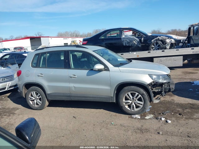 Продажа на аукционе авто 2015 Volkswagen Tiguan S, vin: WVGBV7AX1FW586451, номер лота: 44343885