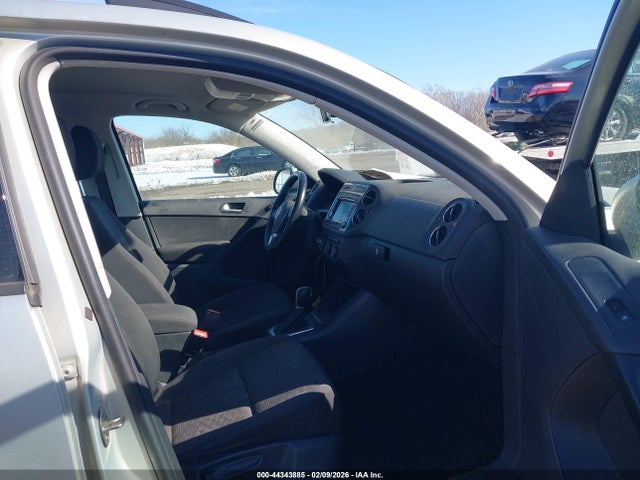 Продажа на аукционе авто 2015 Volkswagen Tiguan S, vin: WVGBV7AX1FW586451, номер лота: 44343885