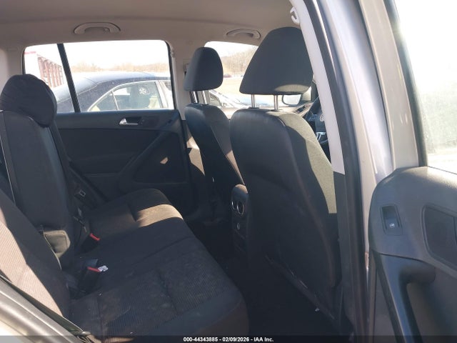 Продажа на аукционе авто 2015 Volkswagen Tiguan S, vin: WVGBV7AX1FW586451, номер лота: 44343885