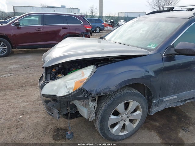 Продаж на аукціоні авто 2010 Subaru Outback 2.5i Premium, vin: 4S4BRBCC0A3318082, номер лоту: 44343902