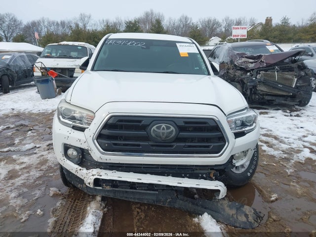 44344002 :رقم المزاد ، 3TMAZ5CN5JM064001 vin ، 2018 Toyota Tacoma Sr5 V6 مزاد بيع
