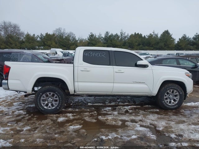44344002 :رقم المزاد ، 3TMAZ5CN5JM064001 vin ، 2018 Toyota Tacoma Sr5 V6 مزاد بيع