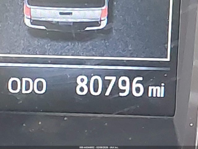 44344002 :رقم المزاد ، 3TMAZ5CN5JM064001 vin ، 2018 Toyota Tacoma Sr5 V6 مزاد بيع