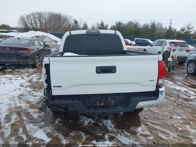 44344002 :رقم المزاد ، 3TMAZ5CN5JM064001 vin ، 2018 Toyota Tacoma Sr5 V6 مزاد بيع