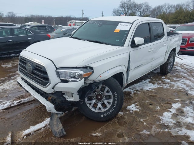44344002 :رقم المزاد ، 3TMAZ5CN5JM064001 vin ، 2018 Toyota Tacoma Sr5 V6 مزاد بيع