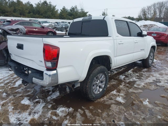 44344002 :رقم المزاد ، 3TMAZ5CN5JM064001 vin ، 2018 Toyota Tacoma Sr5 V6 مزاد بيع