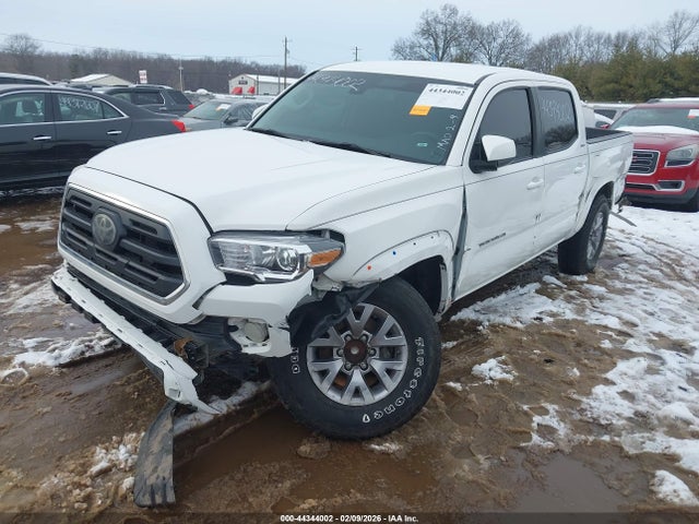 44344002 :رقم المزاد ، 3TMAZ5CN5JM064001 vin ، 2018 Toyota Tacoma Sr5 V6 مزاد بيع
