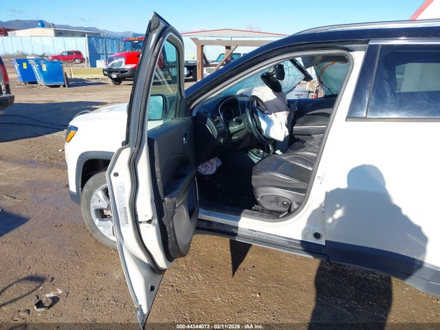 2017 JEEP NEW COMPASS 3C4NJDCBXHT680897 Photo 4