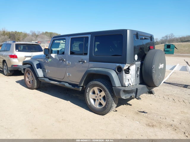 2013 JEEP WRANGLER UNLIMITED 1C4BJWDG4DL657663 Photo 2