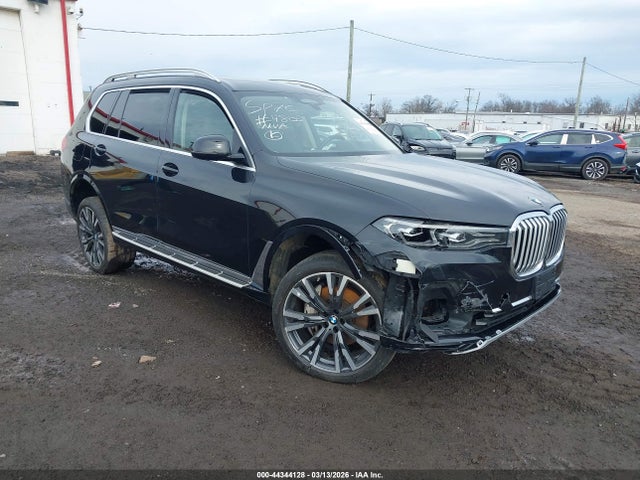 2022 BMW X7 5UXCW2C06N9J52790 Photo 0
