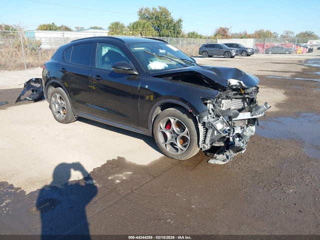 2023 ALFA ROMEO STELVIO ZASPAKBN5P7D50426
