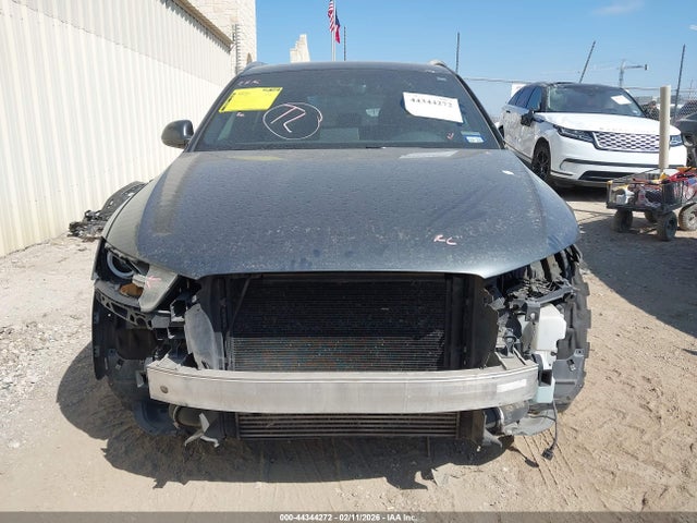 44344272 :رقم المزاد ، WA1ECCFS6JR021370 vin ، 2018 Audi Q3 2.0t Premium/2.0t Sport Premium مزاد بيع
