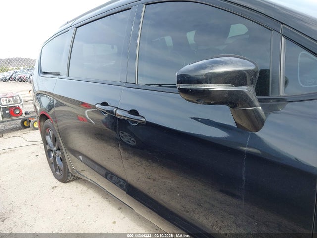 2019 Chrysler Pacifica Limited მანქანა იყიდება აუქციონზე, vin: 2C4RC1GG4KR681389, აუქციონის ნომერი: 44344333