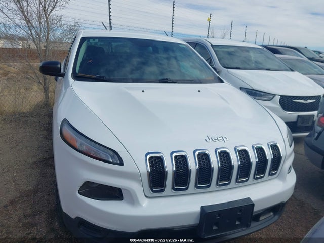 1C4PJMAB4GW313885 Jeep Cherokee Sport