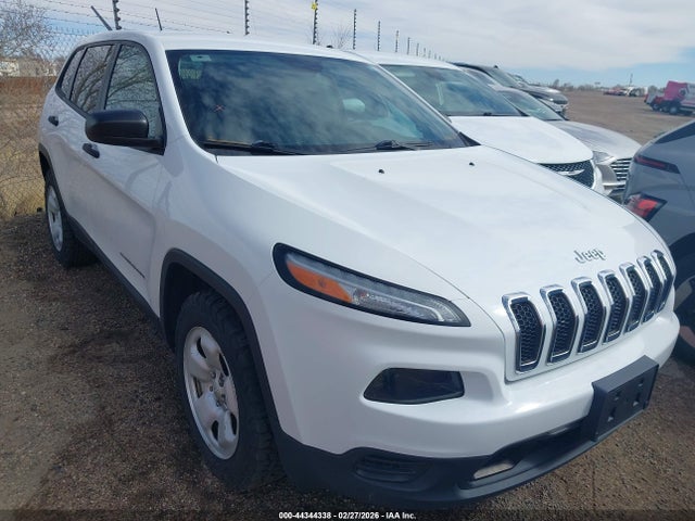 1C4PJMAB4GW313885 Jeep Cherokee Sport