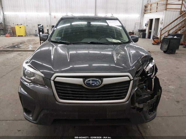 2020 Subaru Forester Premium მანქანა იყიდება აუქციონზე, vin: JF2SKAJC2LH499800, აუქციონის ნომერი: 44344371