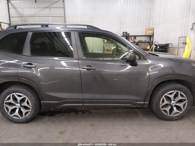 2020 Subaru Forester Premium მანქანა იყიდება აუქციონზე, vin: JF2SKAJC2LH499800, აუქციონის ნომერი: 44344371