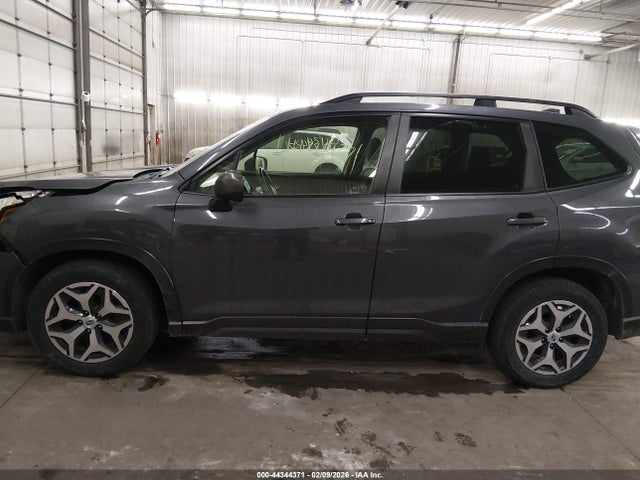 2020 Subaru Forester Premium მანქანა იყიდება აუქციონზე, vin: JF2SKAJC2LH499800, აუქციონის ნომერი: 44344371