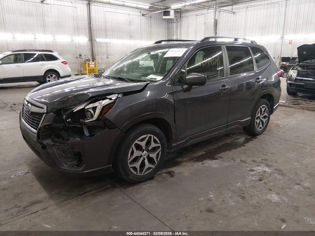2020 Subaru Forester Premium მანქანა იყიდება აუქციონზე, vin: JF2SKAJC2LH499800, აუქციონის ნომერი: 44344371