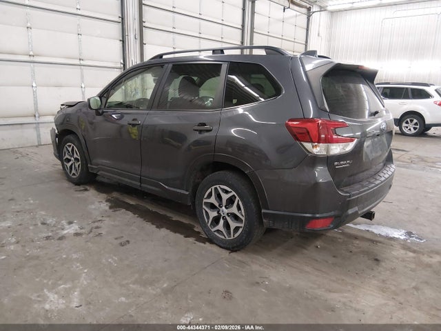 2020 Subaru Forester Premium მანქანა იყიდება აუქციონზე, vin: JF2SKAJC2LH499800, აუქციონის ნომერი: 44344371