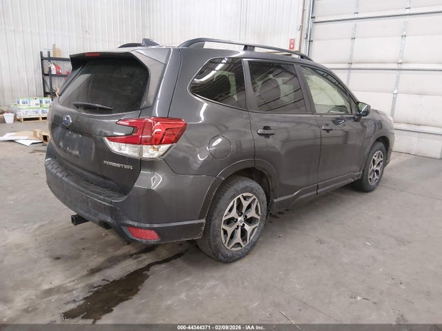 2020 Subaru Forester Premium მანქანა იყიდება აუქციონზე, vin: JF2SKAJC2LH499800, აუქციონის ნომერი: 44344371